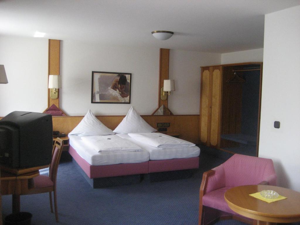 Hotel-Gasthof Maisberger نيوفهارن بي فريسنج الغرفة الصورة